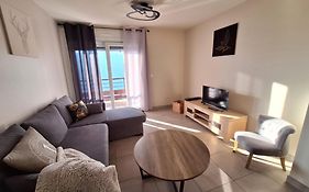 3-Rooms Apartment In Front Of Snow